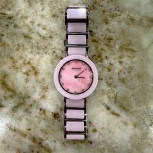 BERING CERAMIC 11429-999
Women's Pink Watch
Very Good Condition
